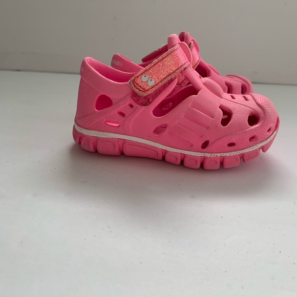Stride Rite Other - Stride Rite Shoes size 4